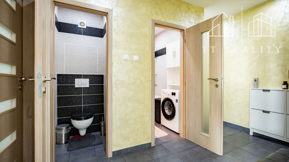 - PREDANÉ - Moderný 3-izbový byt v blízkosti centra