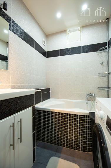 - PREDANÉ - Moderný 3-izbový byt v blízkosti centra