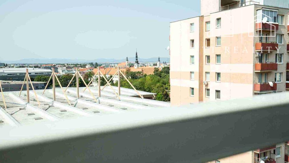 - PREDANÉ - Moderný 3-izbový byt v blízkosti centra