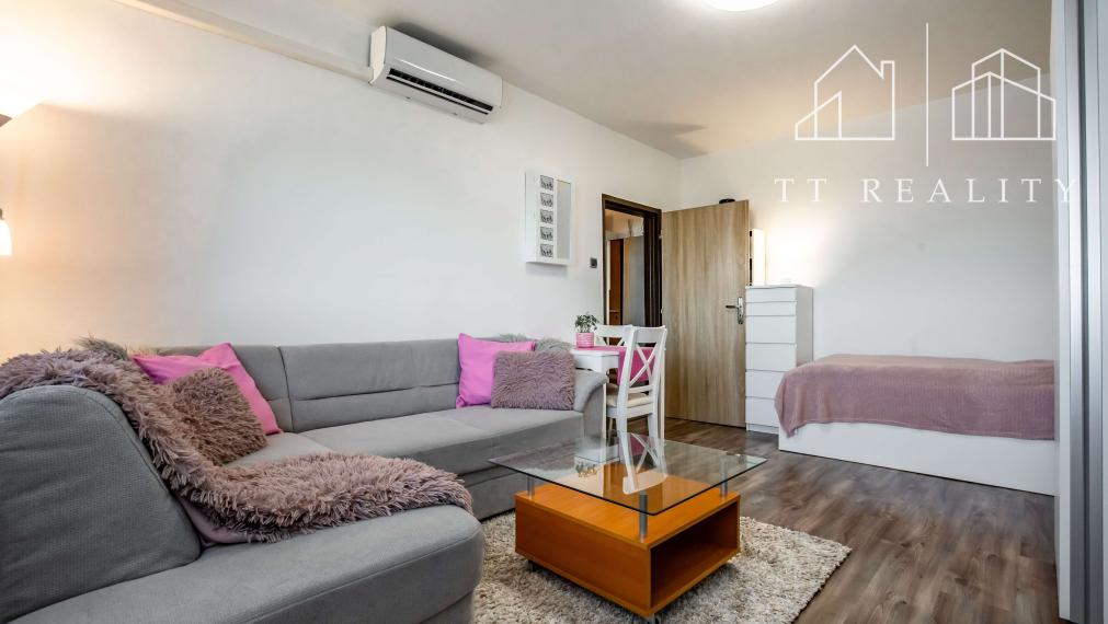 TT Reality - REZERVOVANÉ - priestranný, útulný 2-izbový byt v pokojnom prostredí neďaleko Bratislavy