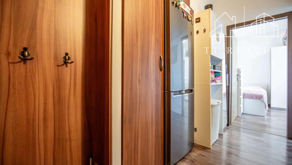 TT Reality - REZERVOVANÉ - priestranný, útulný 2-izbový byt v pokojnom prostredí neďaleko Bratislavy