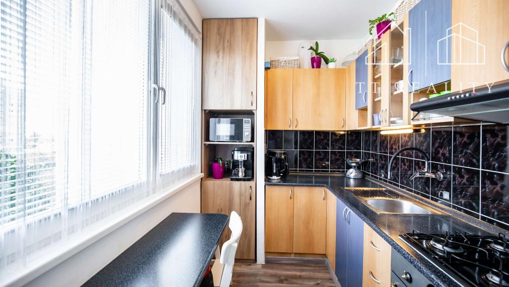 TT Reality - REZERVOVANÉ - priestranný, útulný 2-izbový byt v pokojnom prostredí neďaleko Bratislavy