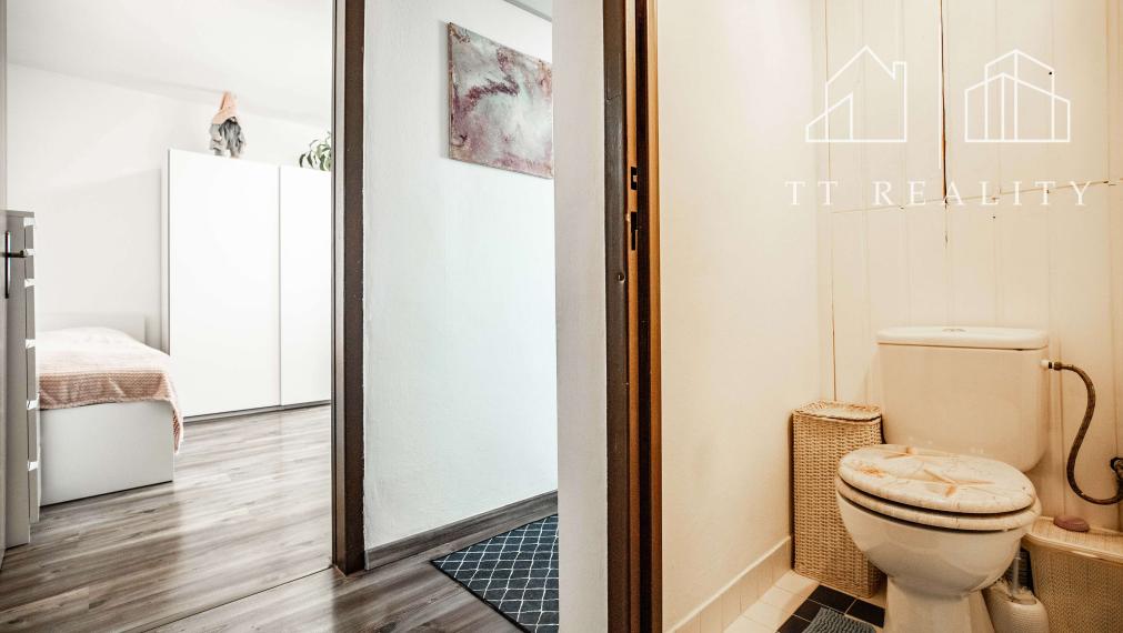 TT Reality - REZERVOVANÉ - priestranný, útulný 2-izbový byt v pokojnom prostredí neďaleko Bratislavy