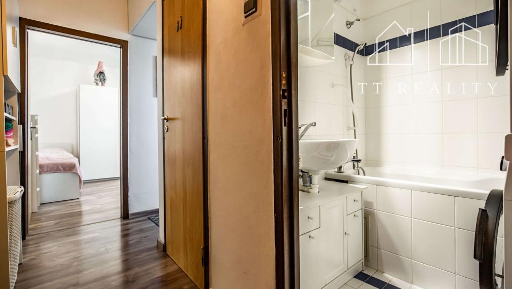 TT Reality - REZERVOVANÉ - priestranný, útulný 2-izbový byt v pokojnom prostredí neďaleko Bratislavy