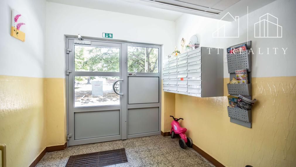 TT Reality - REZERVOVANÉ - priestranný, útulný 2-izbový byt v pokojnom prostredí neďaleko Bratislavy