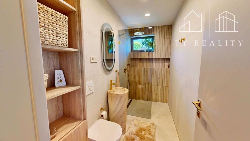 TT Reality - moderný rodinný dom plný technológií a pohodlia - Biely Kostol