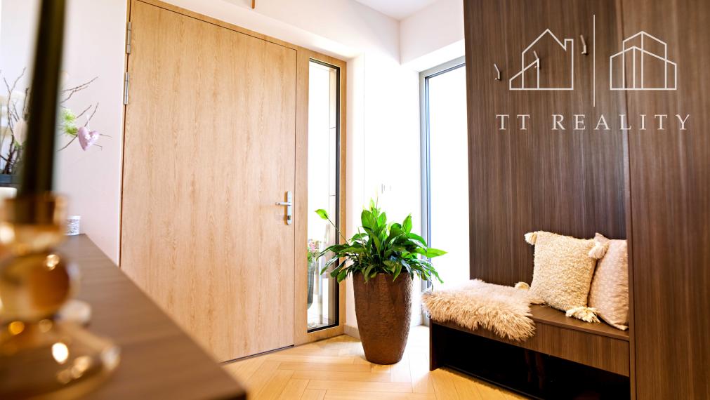 TT Reality - moderný rodinný dom plný technológií a pohodlia - Biely Kostol