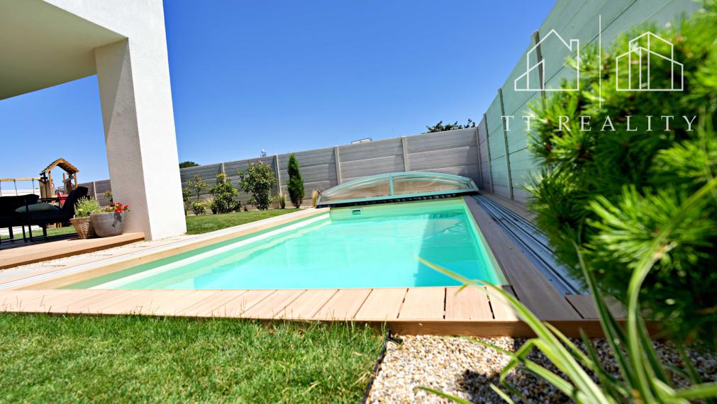 TT Reality - moderný rodinný dom plný technológií a pohodlia - Biely Kostol