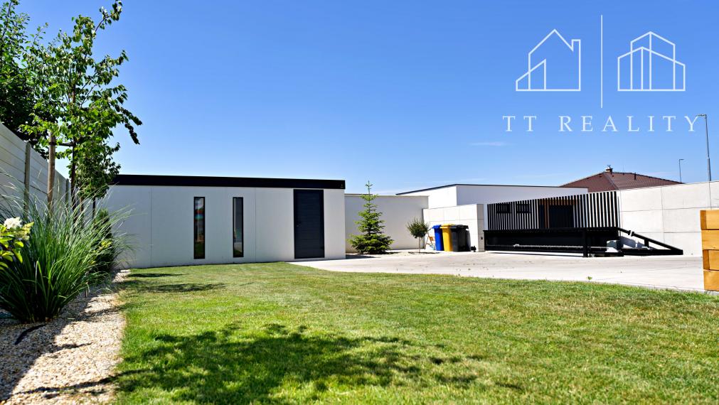TT Reality - moderný rodinný dom plný technológií a pohodlia - Biely Kostol