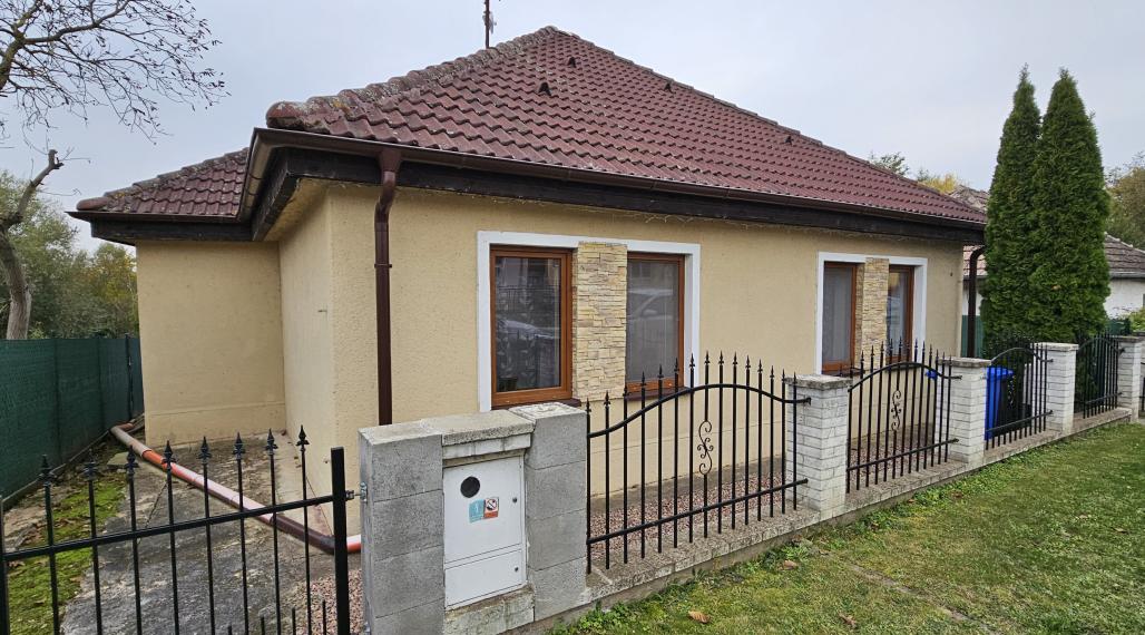 TT Reality - PREDANÉ -  príjemný domček za cenu bytu