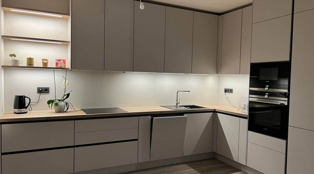 TT Reality - PREDANÉ - kompletne zrekonštruovaný 3-izbový byt s peknou výmerou