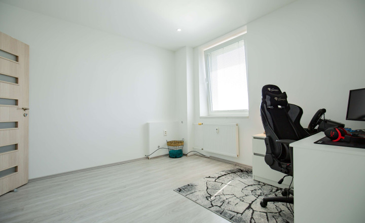 - PREDANÉ - Moderný 3-izbový byt v blízkosti centra - fotografia 6