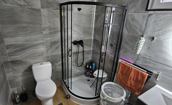 TT Reality - moderná chata v tesnej blízkosti vodnej nádrže Buková - fotografia 6
